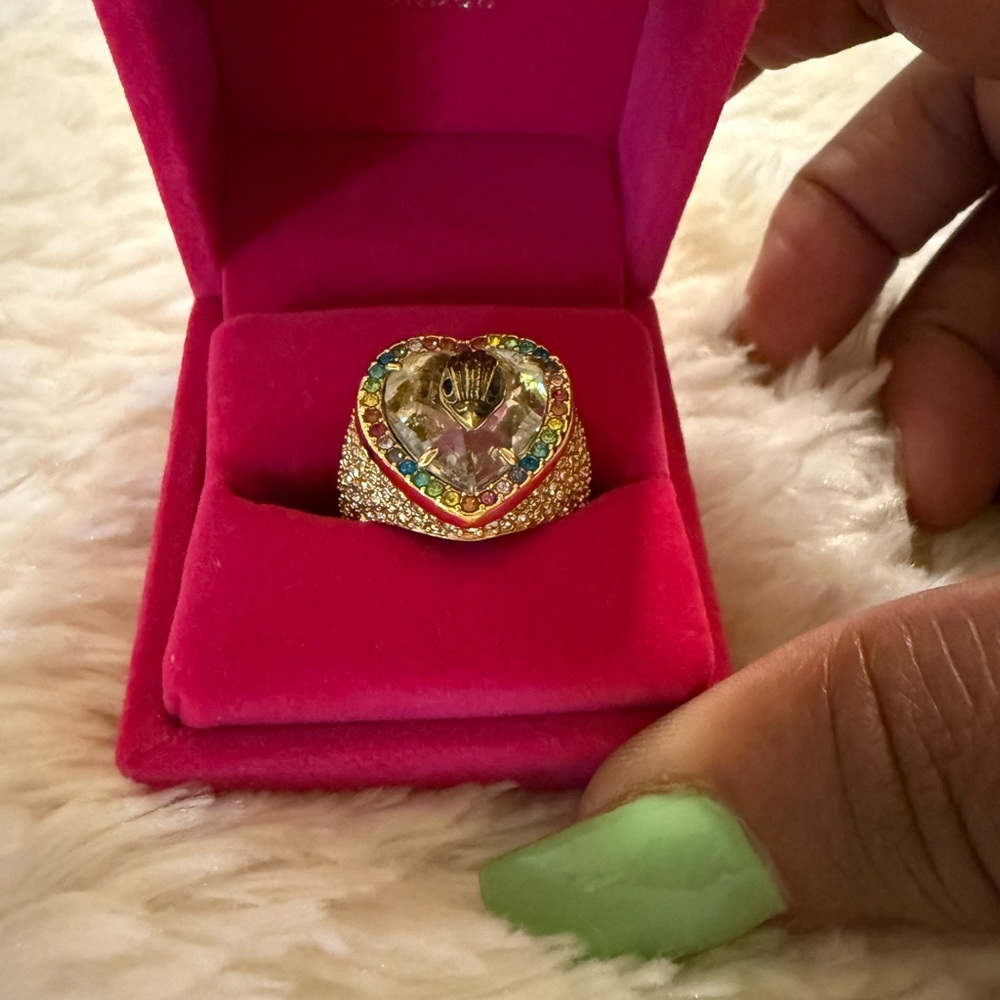 Kurt Geiger Vibrant Heart Ring NWOT - Picture 4 of 6